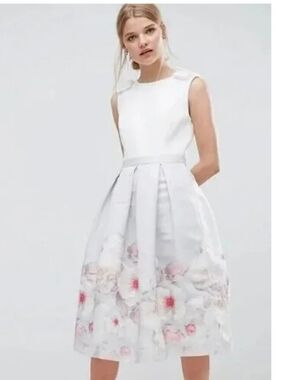 Elegant Sleeveless Floral Midi Dress